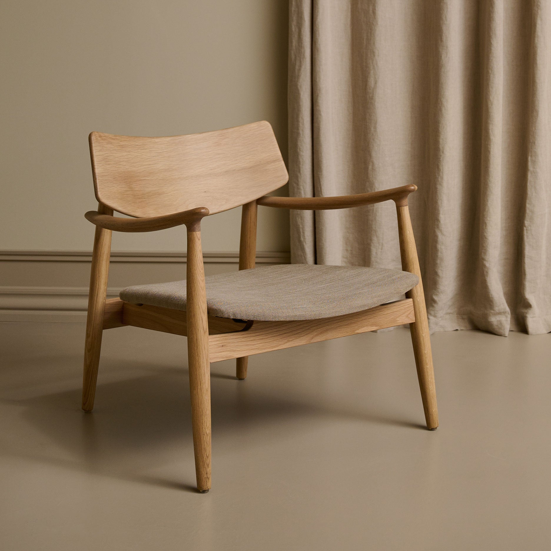 Vedersø Loungesessel mit Stoffbezug